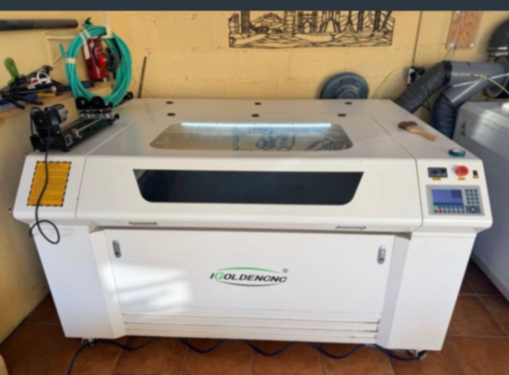 Máquina láser grabado y corte 