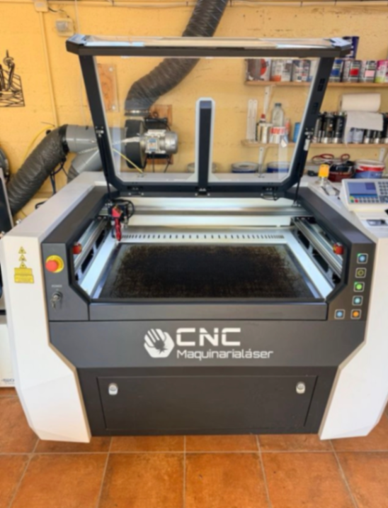 Máquina láser semi nueva 